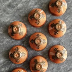 Round Praline With Design Chocolate Mould No: 1017