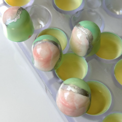 Praline   Chocolate   Mould   –   Smooth   Dome   (13g)   No:   539