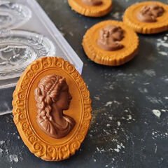 Brooch   Chocolate   Mould   No:   429
