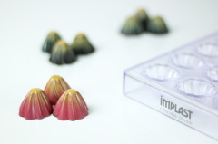 Round   Praline   With   Swirl   Top   Chocolate   Mould   No:   256