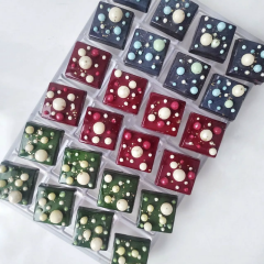 Caraque   Chocolate   Mould   Plain   Square   (8g)   No:   208