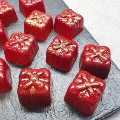 Square   Present   Praline   Chocolate   Mould   No:   83